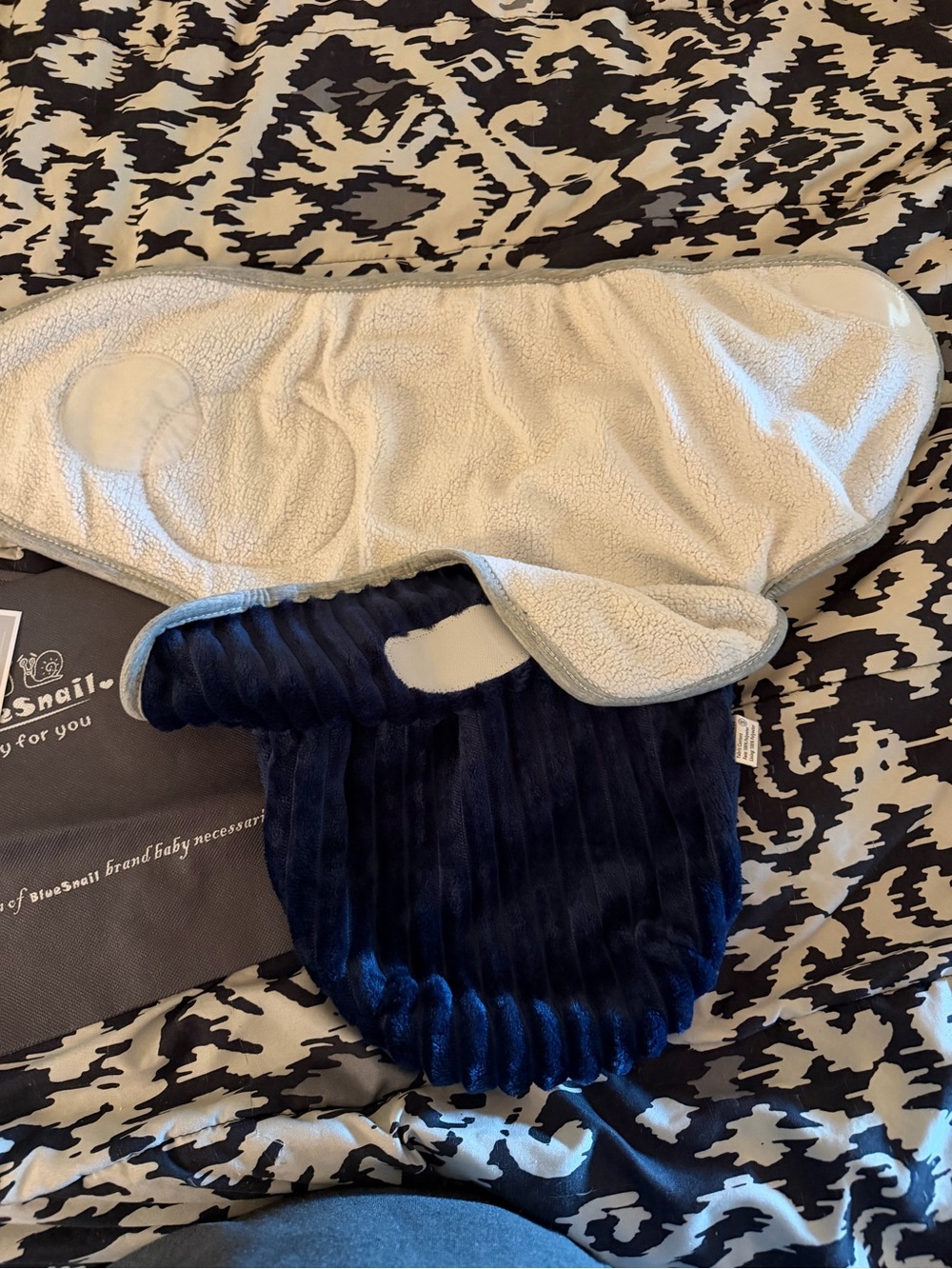 Swaddle - Picture 3 of 3